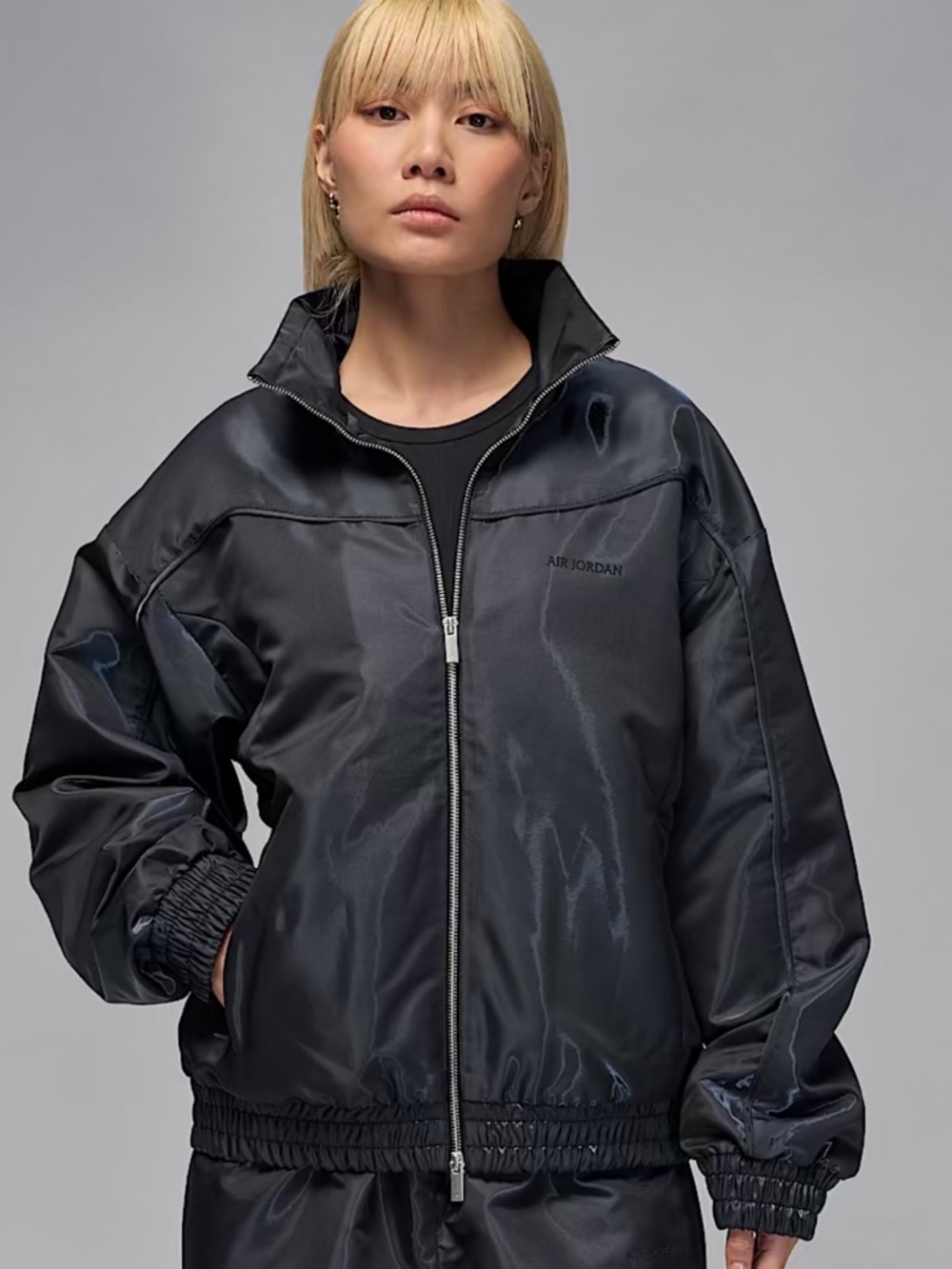 Air Jordan
Women's Track Jacket